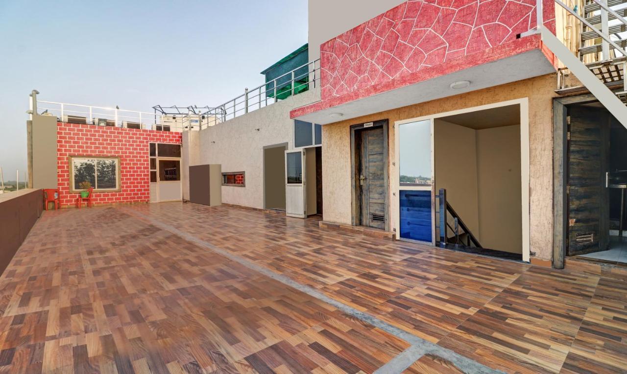Itsy Hotels Anjali Mahal, 500 Mtrs From Mathura Railway Station Exteriör bild