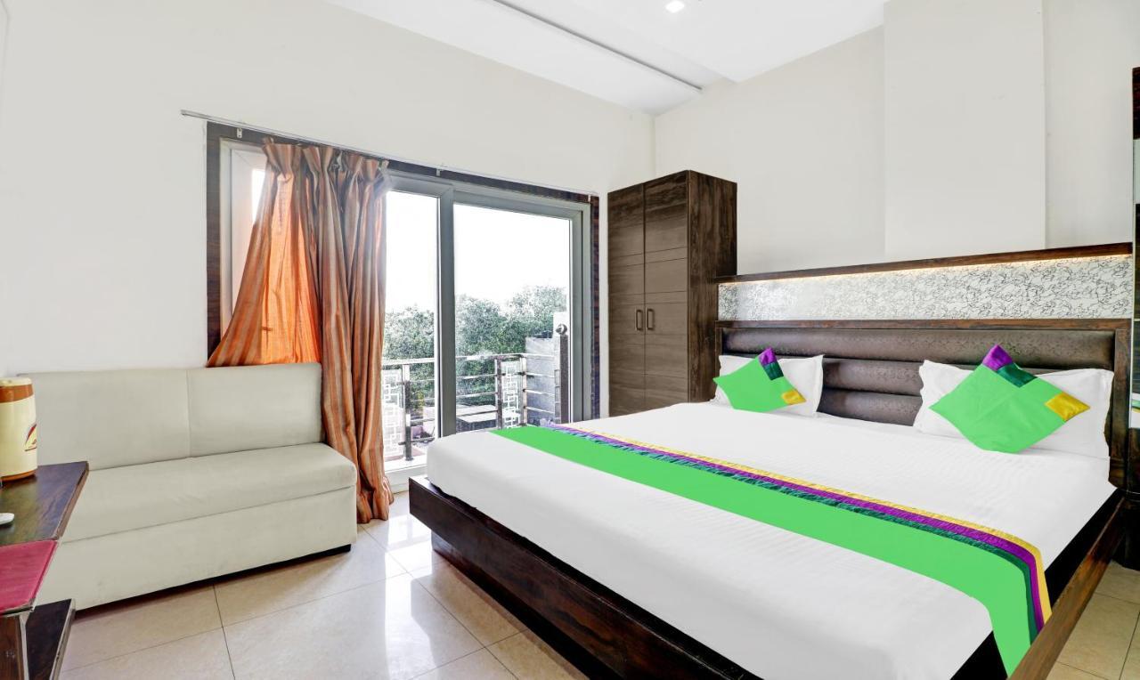 Itsy Hotels Anjali Mahal, 500 Mtrs From Mathura Railway Station Exteriör bild