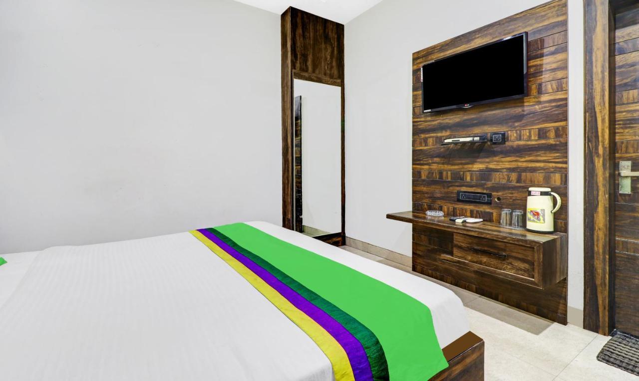 Itsy Hotels Anjali Mahal, 500 Mtrs From Mathura Railway Station Exteriör bild