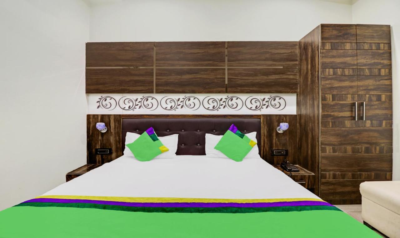 Itsy Hotels Anjali Mahal, 500 Mtrs From Mathura Railway Station Exteriör bild