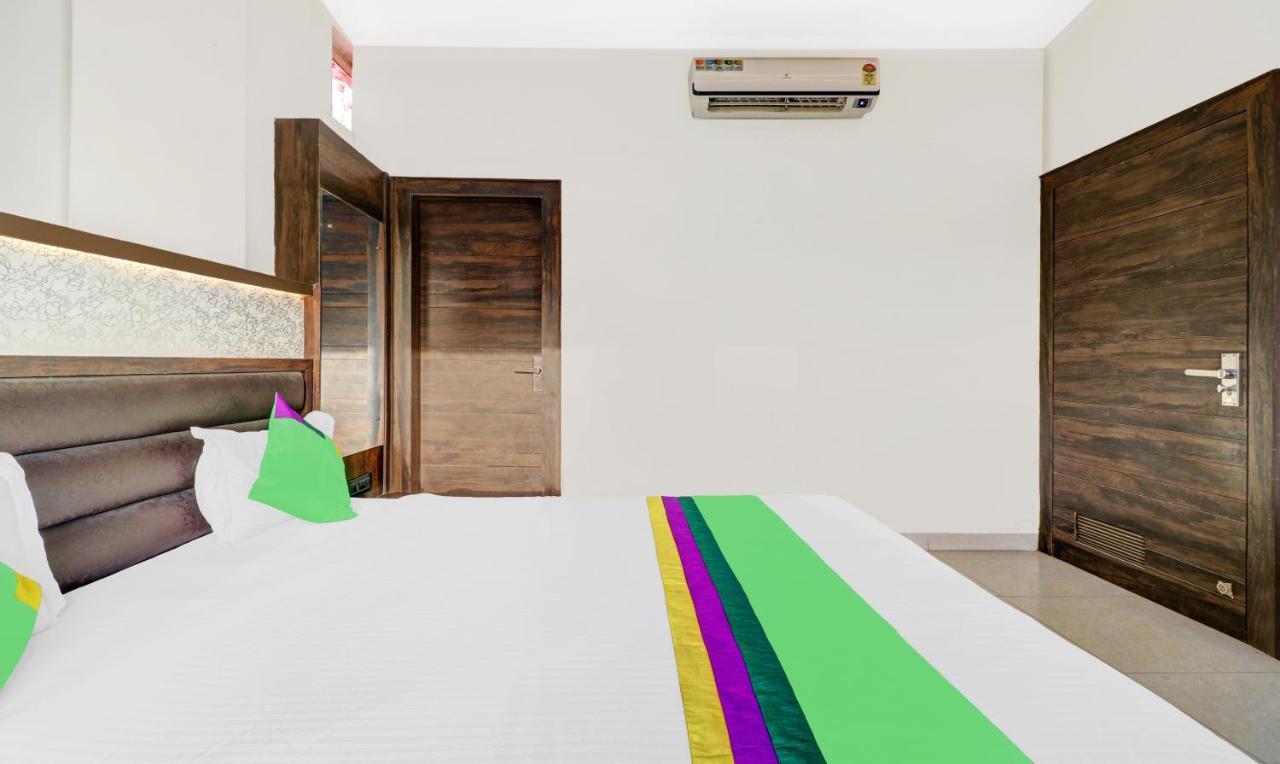 Itsy Hotels Anjali Mahal, 500 Mtrs From Mathura Railway Station Exteriör bild