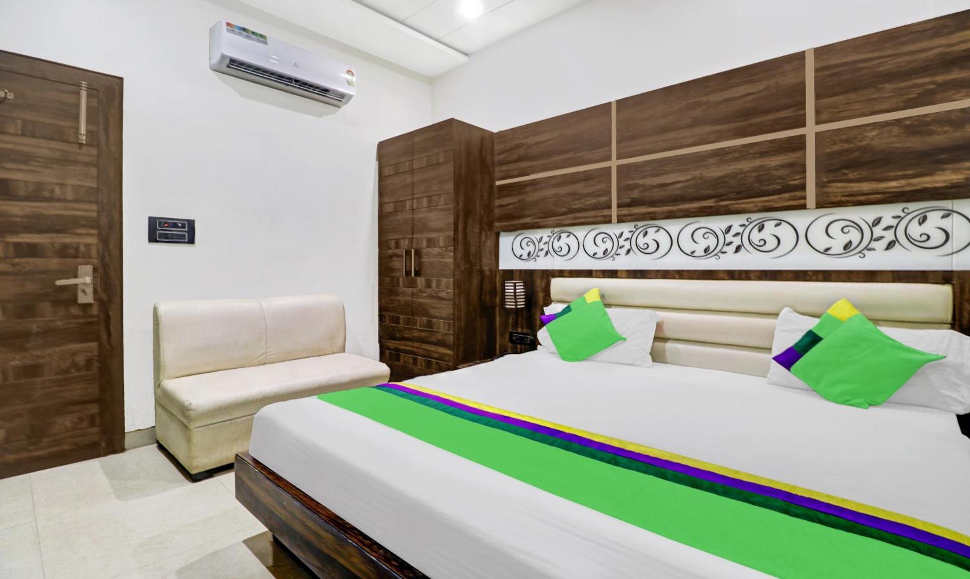 Itsy Hotels Anjali Mahal, 500 Mtrs From Mathura Railway Station Exteriör bild