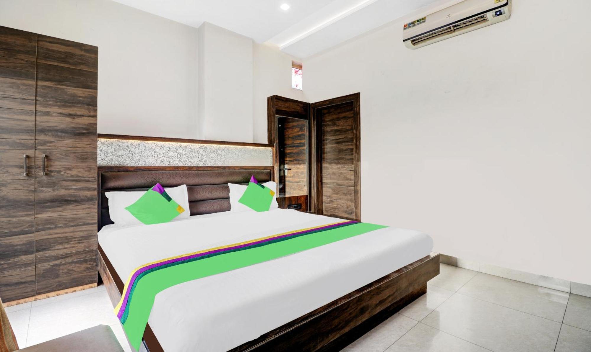 Itsy Hotels Anjali Mahal, 500 Mtrs From Mathura Railway Station Exteriör bild