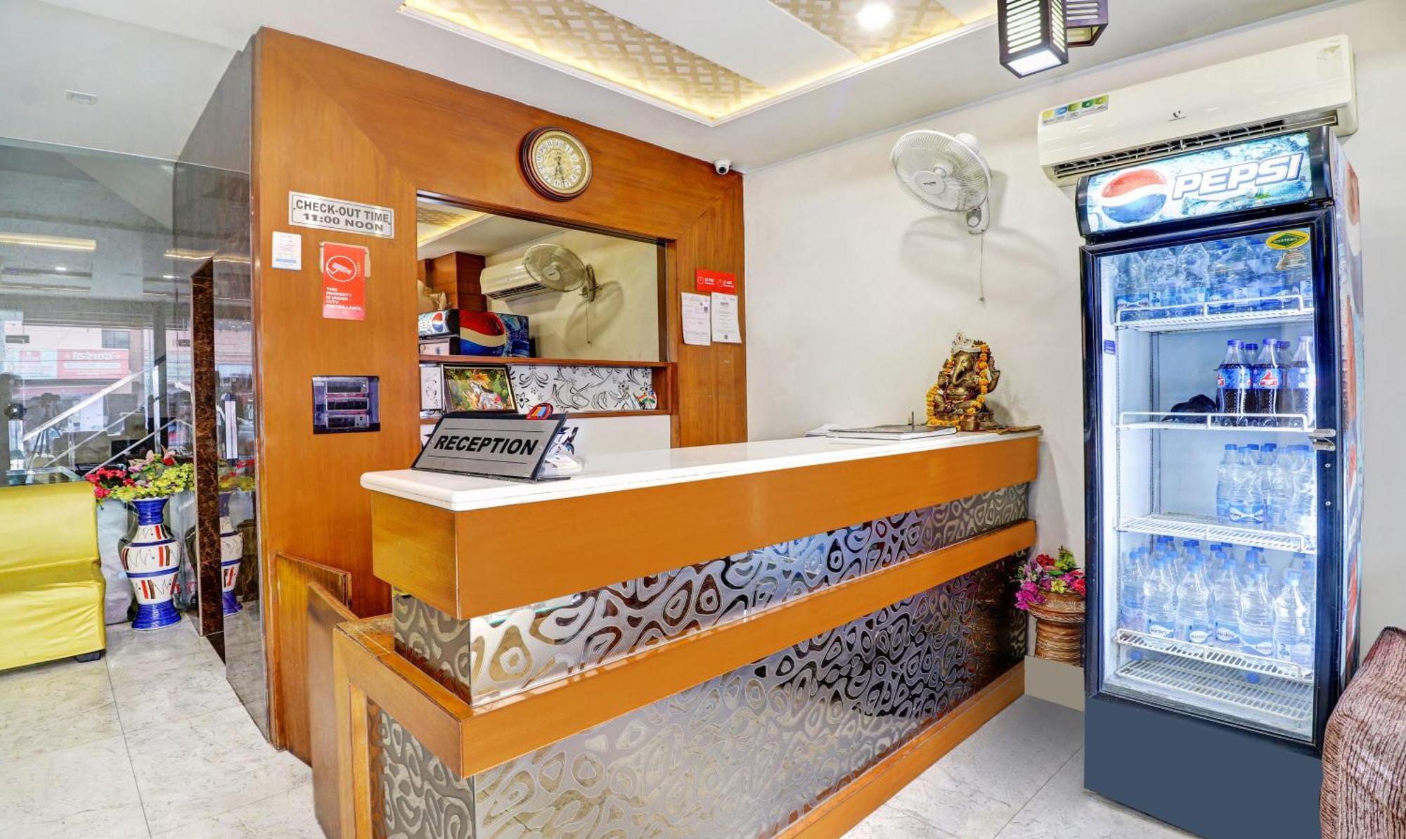 Itsy Hotels Anjali Mahal, 500 Mtrs From Mathura Railway Station Exteriör bild